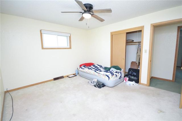 5238 N Wayne Avenue, Kansas City, MO 64118