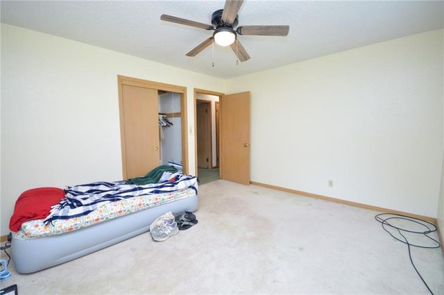 5238 N Wayne Avenue, Kansas City, MO 64118