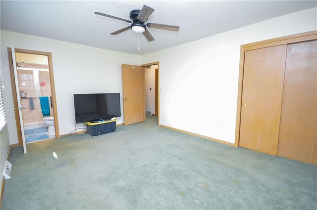 5238 N Wayne Avenue, Kansas City, MO 64118