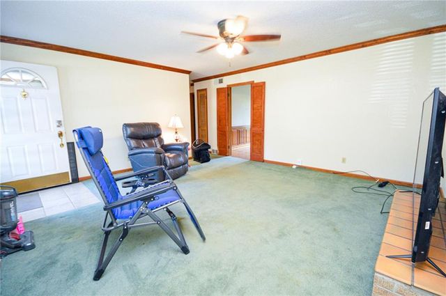 5238 N Wayne Avenue, Kansas City, MO 64118