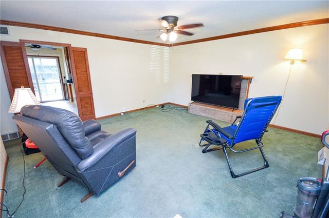 5238 N Wayne Avenue, Kansas City, MO 64118