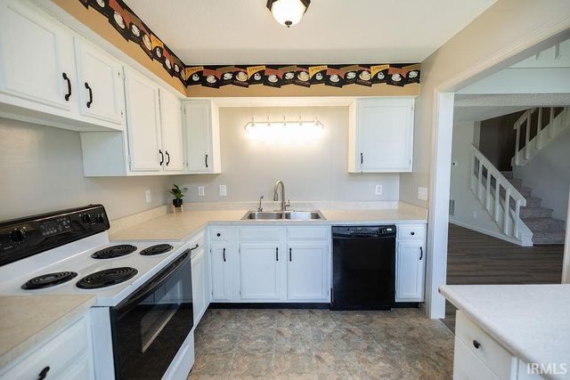 3727 N Lakeside Drive, Muncie, IN 47304