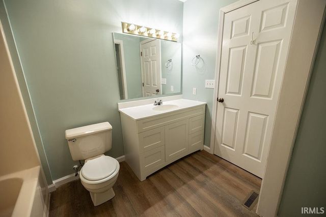 3727 N Lakeside Drive, Muncie, IN 47304