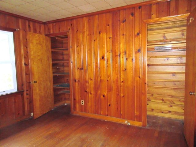 1684 E Maiden St, South Strabane, PA 15301