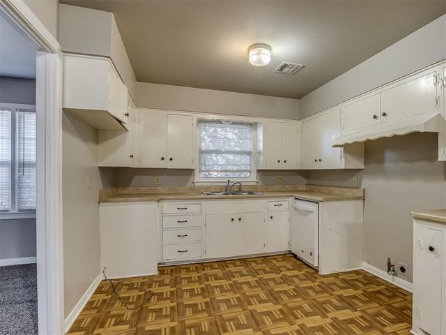 2601 Chaucer Drive, Oklahoma City, OK 73120