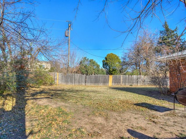 2601 Chaucer Drive, Oklahoma City, OK 73120