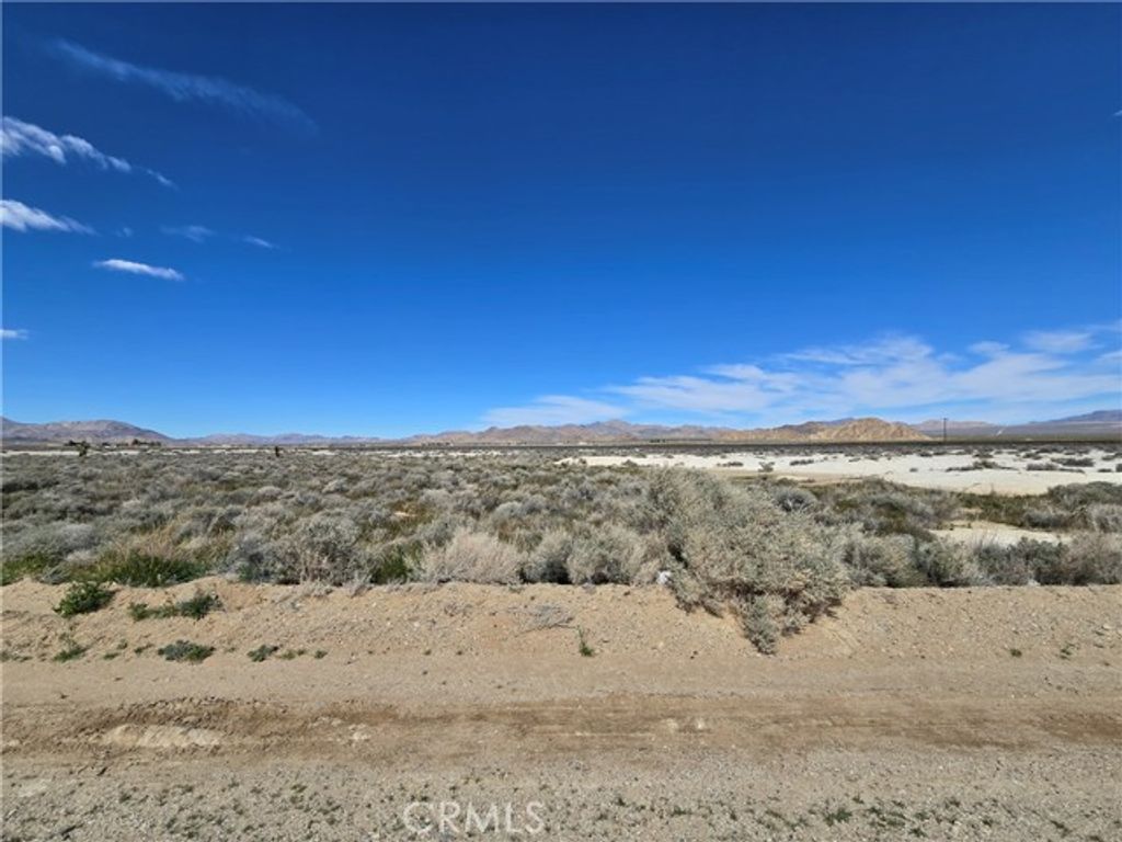2 Northside Road, Lucerne Valley, CA 92356
