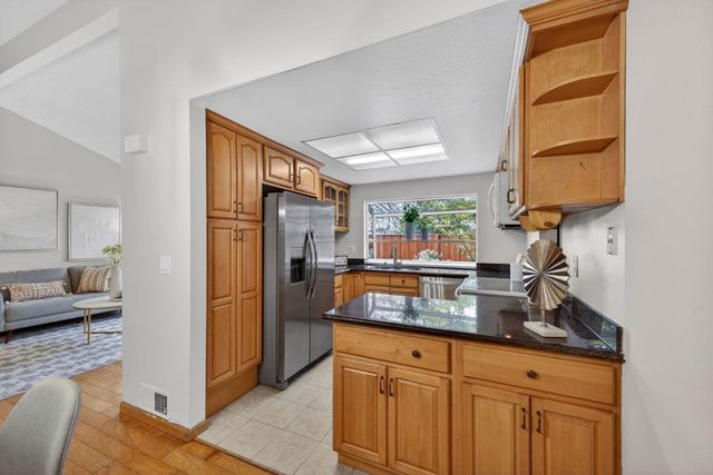 20022 Northcrest Square, Cupertino, CA 95014