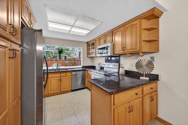 20022 Northcrest Square, Cupertino, CA 95014