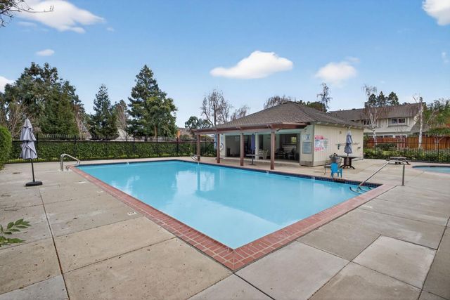 20022 Northcrest Square, Cupertino, CA 95014