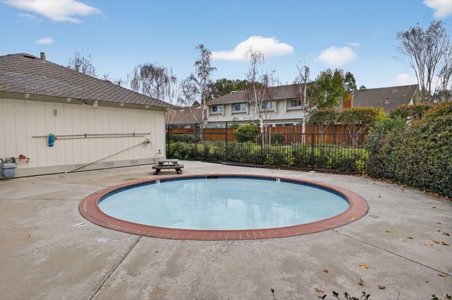 20022 Northcrest Square, Cupertino, CA 95014