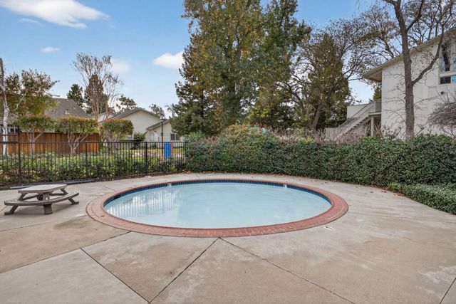 20022 Northcrest Square, Cupertino, CA 95014