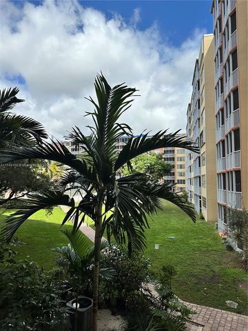 1750 NE 191st St 225-4, Miami, FL 33179