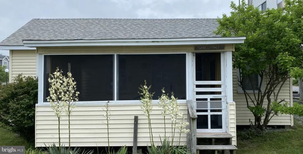 Image 2 of property listing at 6 140TH ST, Ocean City, MD 21842