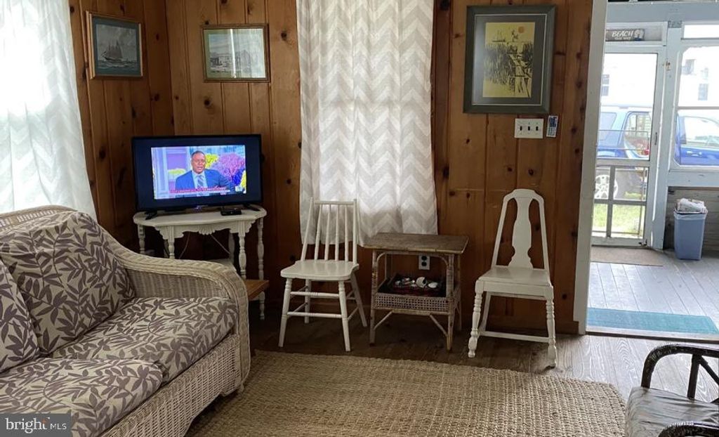 Image 8 of property listing at 6 140TH ST, Ocean City, MD 21842