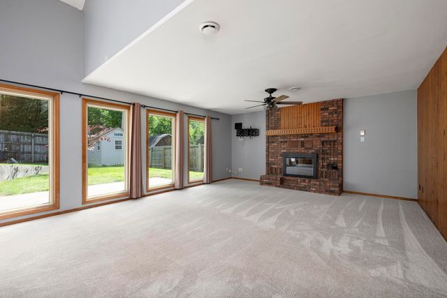 1226 E Highpoint Street, Springfield, MO 65804