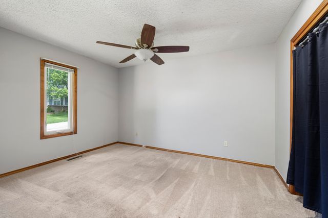 1226 E Highpoint Street, Springfield, MO 65804