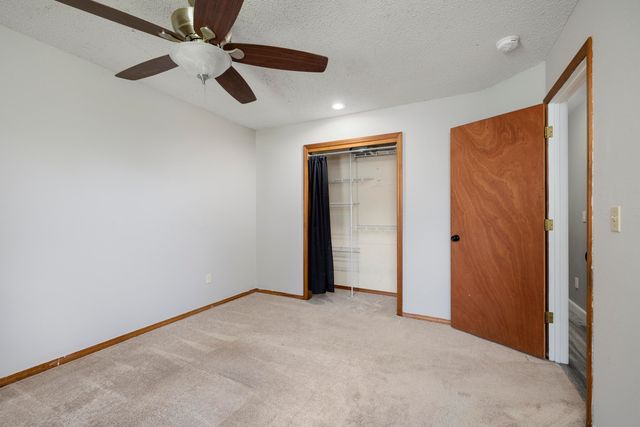 1226 E Highpoint Street, Springfield, MO 65804