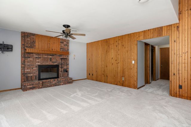 1226 E Highpoint Street, Springfield, MO 65804
