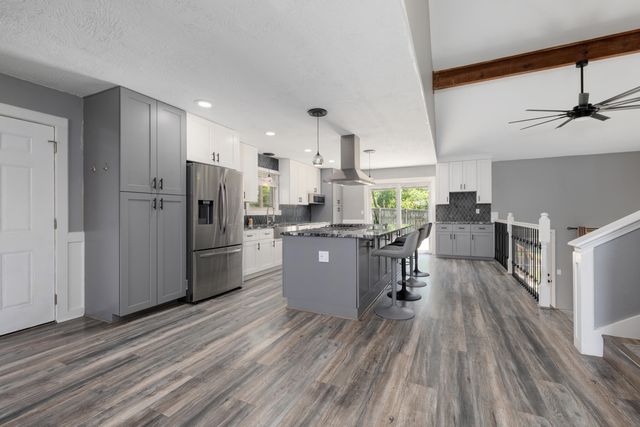 1226 E Highpoint Street, Springfield, MO 65804