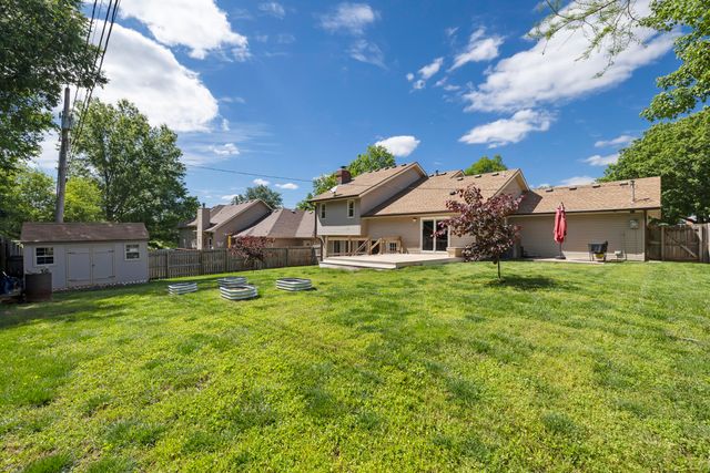 1226 E Highpoint Street, Springfield, MO 65804