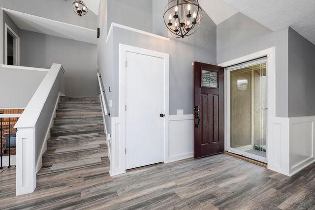 1226 E Highpoint Street, Springfield, MO 65804