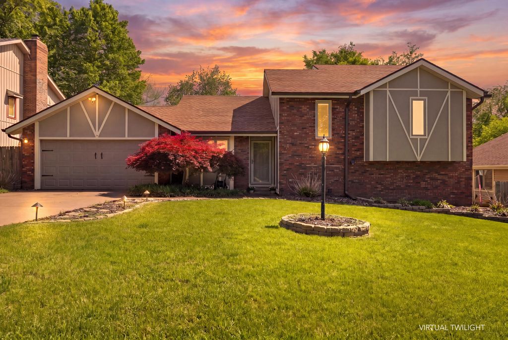 1226 E Highpoint Street, Springfield, MO 65804