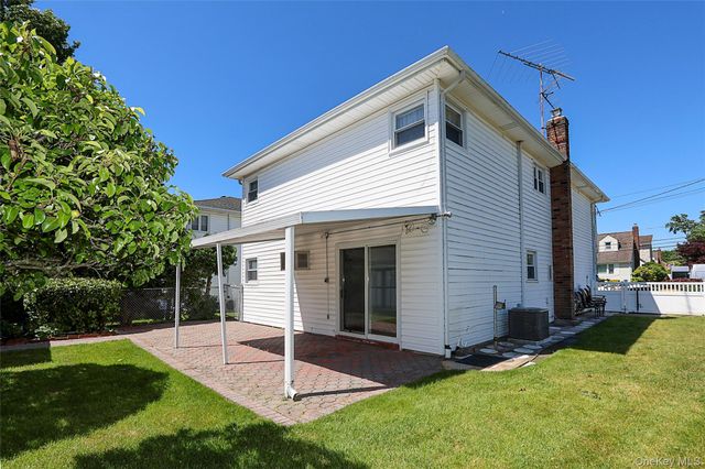 49 Lee Avenue, Albertson, NY 11507