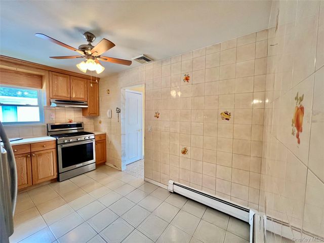 49 Lee Avenue, Albertson, NY 11507