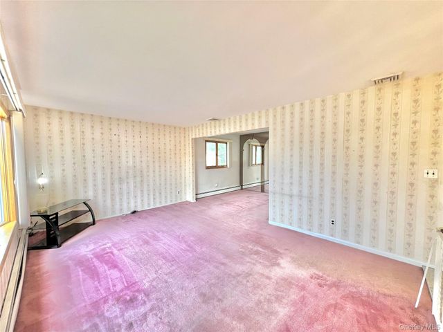 49 Lee Avenue, Albertson, NY 11507