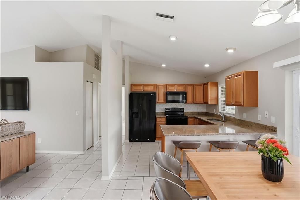 Image 4 of property listing at 3521 Santa Barbara BLVD, Cape Coral, FL 33914
