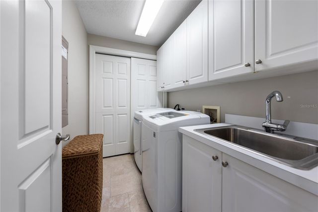 205 BRIGHTWATER DRIVE 205, Clearwater Beach, FL 33767