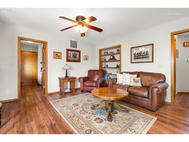 16063 Sw WESTMINSTER Dr, Portland, OR 97224