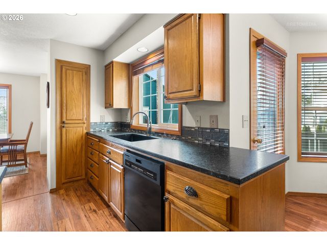 16063 Sw WESTMINSTER Dr, Portland, OR 97224