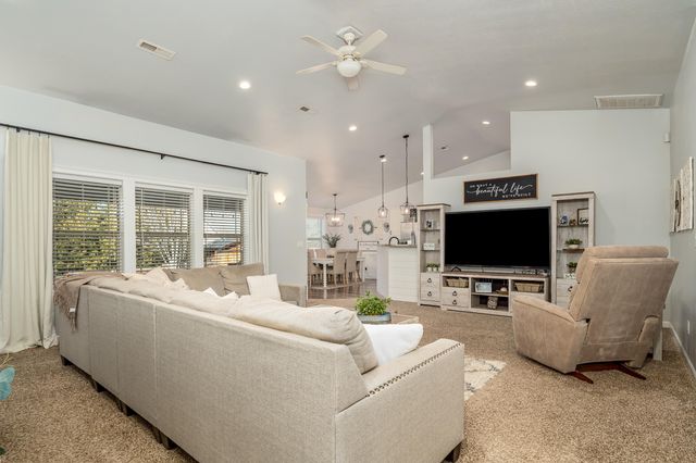 3617 Cedar Links Drive, Medford, OR 97504