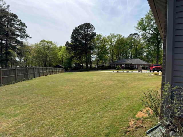 617 Edgemoor Terrace, Benton, AR 72015