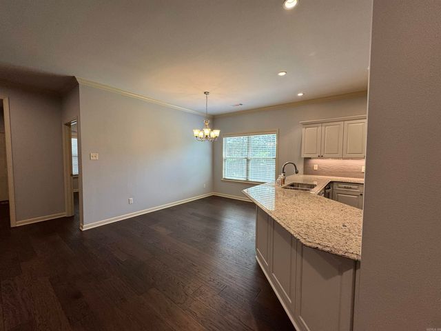 617 Edgemoor Terrace, Benton, AR 72015