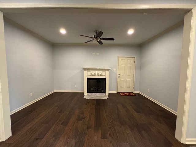 617 Edgemoor Terrace, Benton, AR 72015