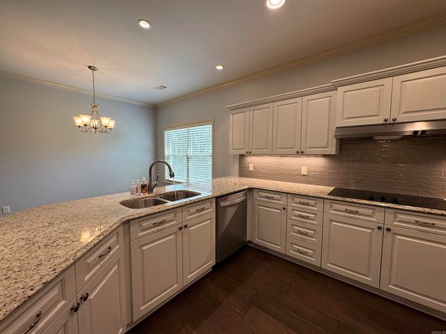 617 Edgemoor Terrace, Benton, AR 72015