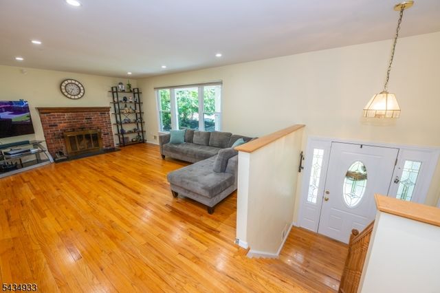 11 Southview Rd, Randolph Twp., NJ 07869