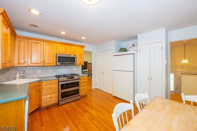11 Southview Rd, Randolph Twp., NJ 07869