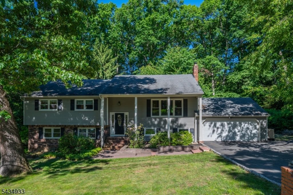 11 Southview Rd, Randolph Twp., NJ 07869