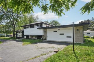 980 Marshall Drive, Des Plaines, IL 60016