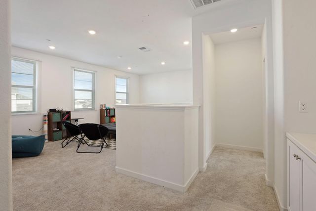 7048 Blue Bay Ln, Stockton, CA 95219