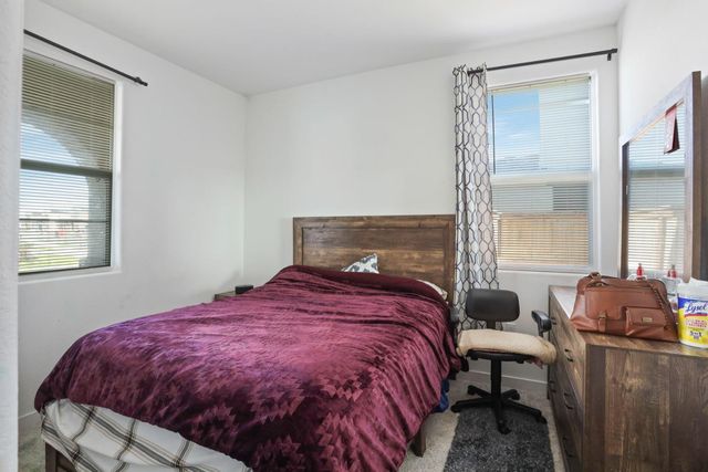 7048 Blue Bay Ln, Stockton, CA 95219