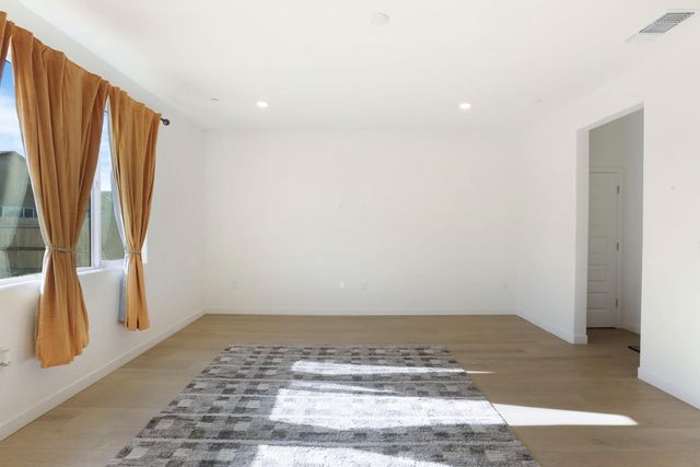 7048 Blue Bay Ln, Stockton, CA 95219