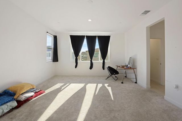 7048 Blue Bay Ln, Stockton, CA 95219