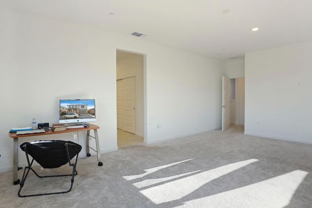 7048 Blue Bay Ln, Stockton, CA 95219