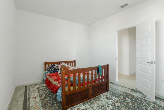 7048 Blue Bay Ln, Stockton, CA 95219