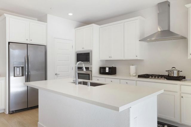 7048 Blue Bay Ln, Stockton, CA 95219